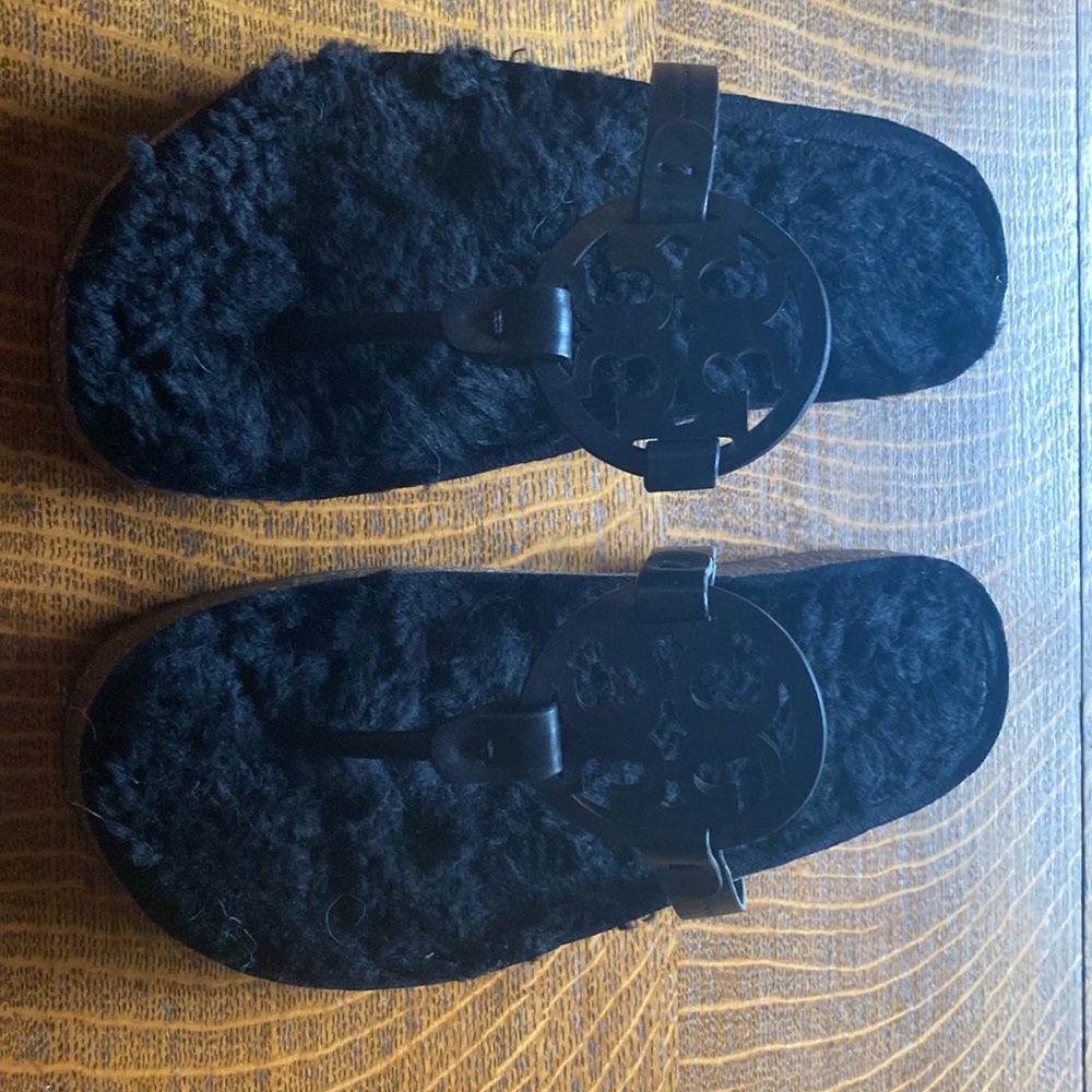 NEW IN BOX Tory Burch Miller Shearling Cloud Sandals Black